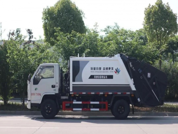 江鈴順達國六6方壓縮式垃圾車