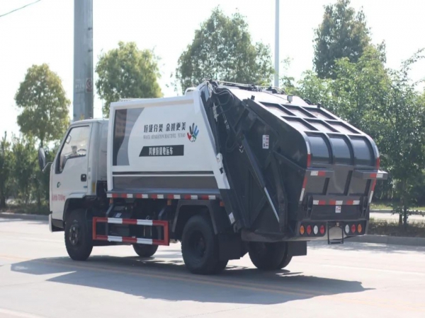 江鈴順達國六6方壓縮式垃圾車